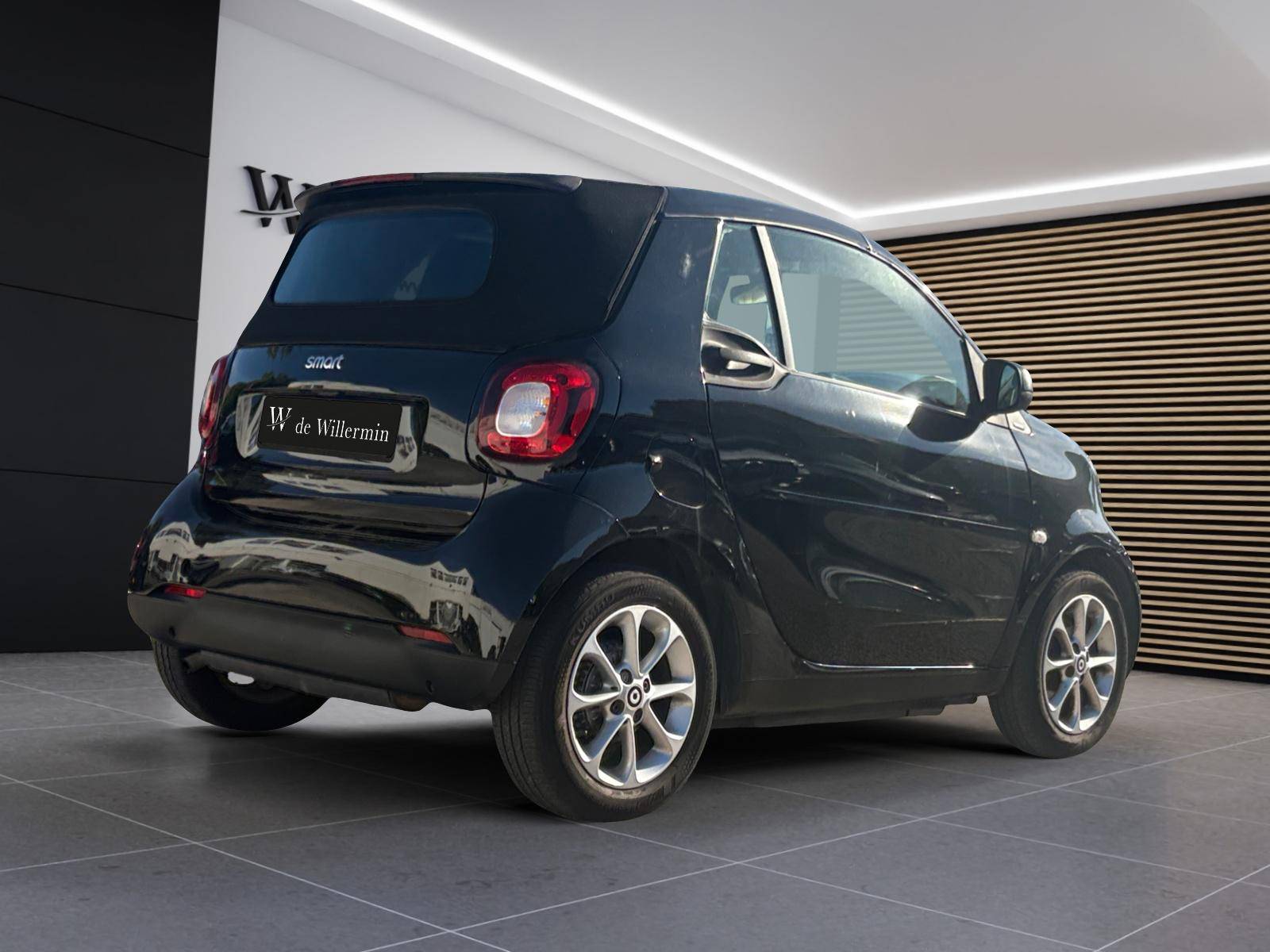 Image Smart FORTWO CABRIO Base 52 kW passion 1.0 71 ch 
